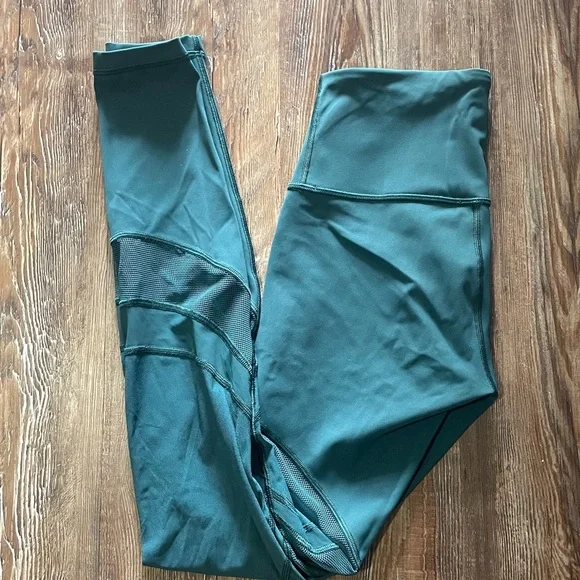 Lululemon mesh leggings - Picture 6 of 8
